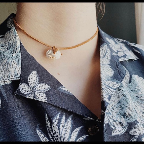 Shell Choker - Picture 2 of 2